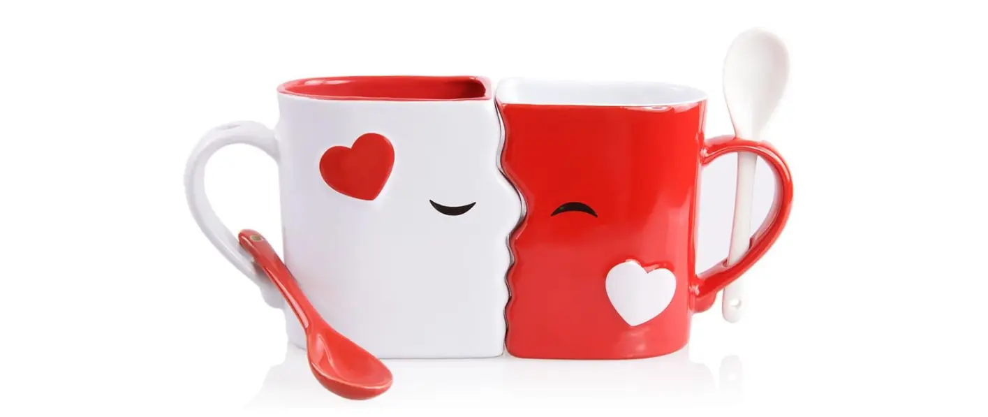 Kissing Mugs Set