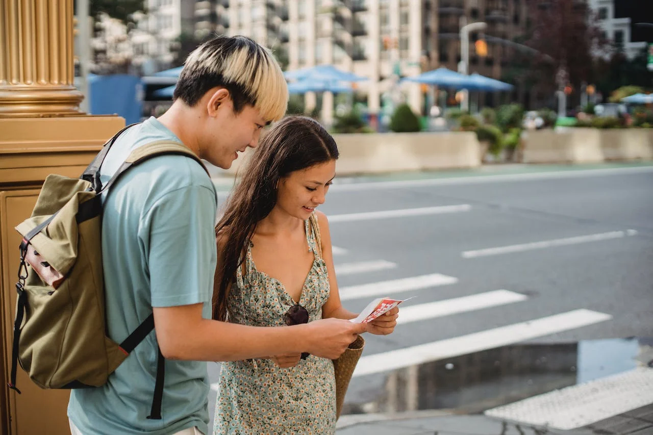 Play Tourists In Your Own Town